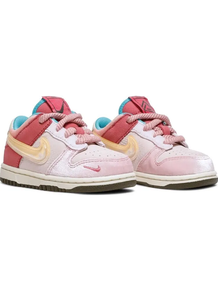 Кроссовки Nike Social Status x Dunk Low TD 'Strawberry Milk' — изображение 8 из 8, розовый