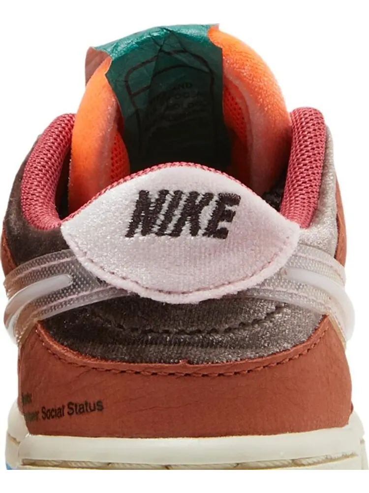Кроссовки Nike Social Status x Dunk Low TD 'Chocolate Milk' — изображение 7 из 8, загар