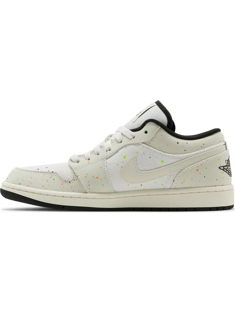 Кроссовки Air Jordan 1 Low Brushstroke Swoosh - Paint Splatter — изображение 3 из 8, белый