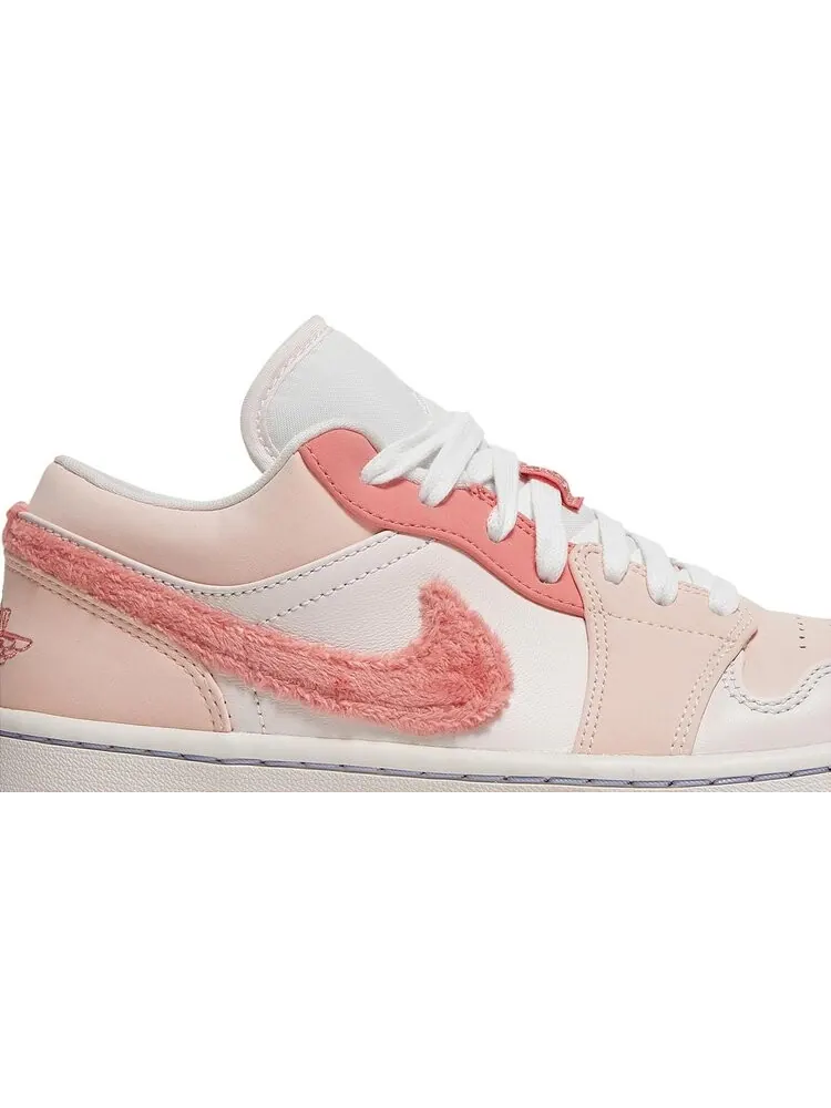 Кроссовки Wmns Air Jordan 1 Low SE Mighty Swooshers — изображение 2 из 8, розовый