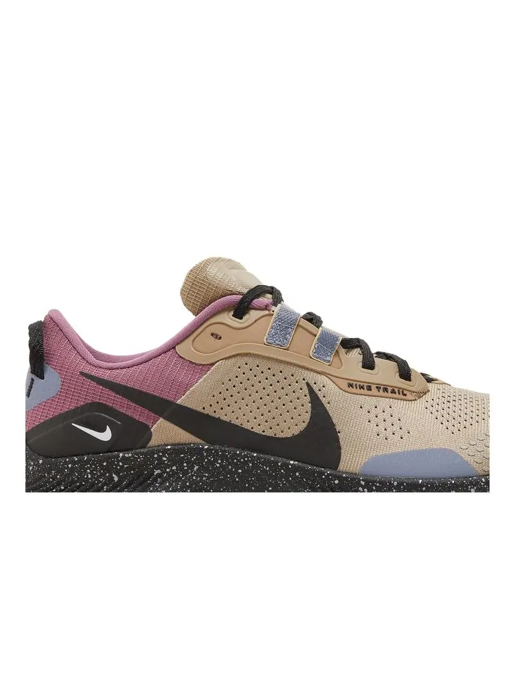 Кроссовки Wmns Pegasus Trail 3 'Khaki Light Mulberry' — изображение 2 из 8, хаки светлый