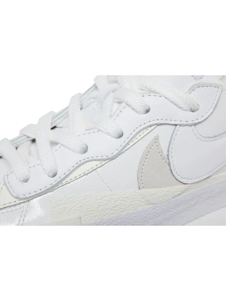 Кроссовки Nike x sacai Blazer Low 'White Patent' — изображение 10 из 11, белый
