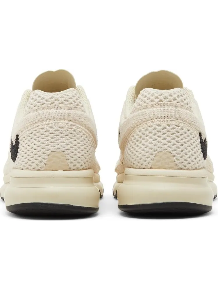 Кроссовки Nike Stussy x Air Max 2013 'Fossil' — изображение 6 из 8, загар