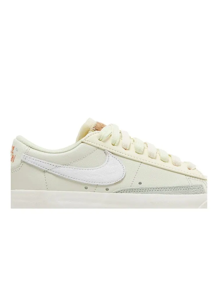 Кроссовки Nike Wmns Blazer Low '77 'Sea Glass' — изображение 3 из 9, белый