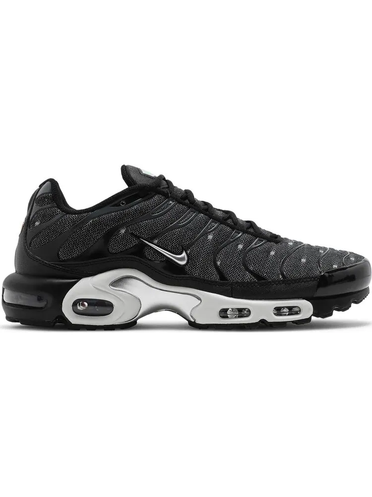 Кроссовки Nike Air Max Plus SE 'Black Chrome' — изображение 1 из 8, черный