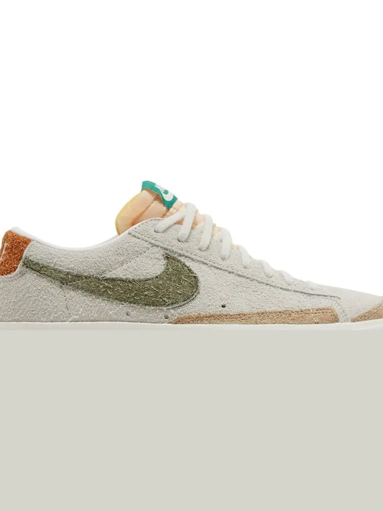 Кроссовки Nike Blazer Low '77 Premium 'Ugly Duckling' — изображение 2 из 8, бежевый