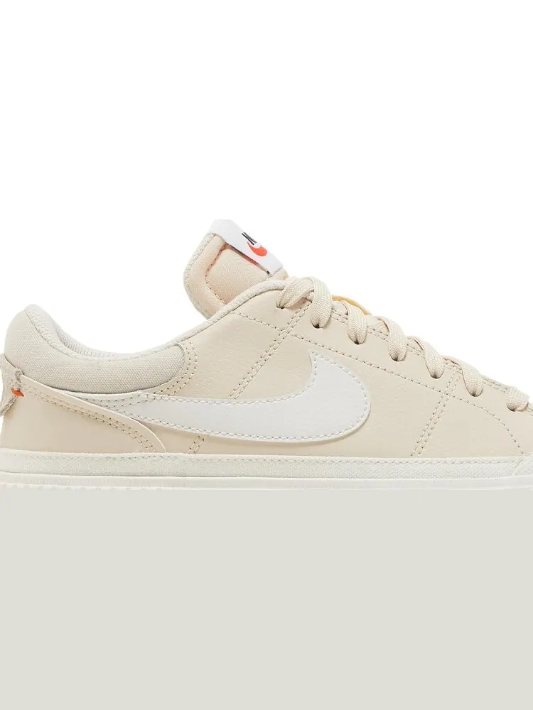 Кроссовки Nike Wmns Court Legacy Lift 'Pearl White' — изображение 2 из 8, бежевый