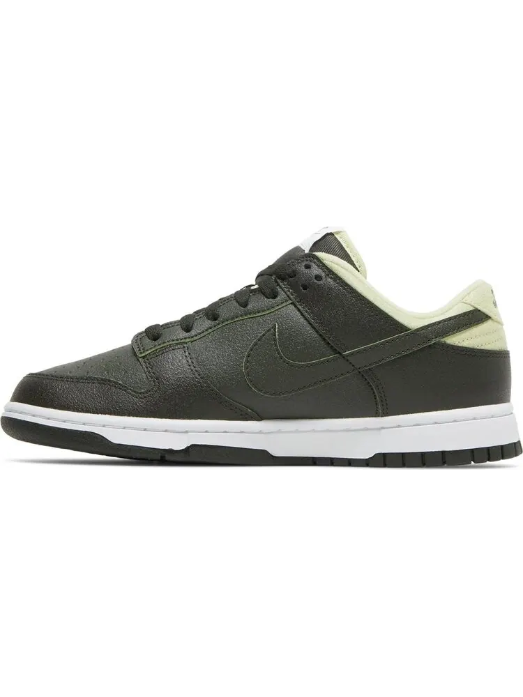 Кроссовки Nike Wmns Dunk Low LX 'Avocado' — изображение 3 из 8
