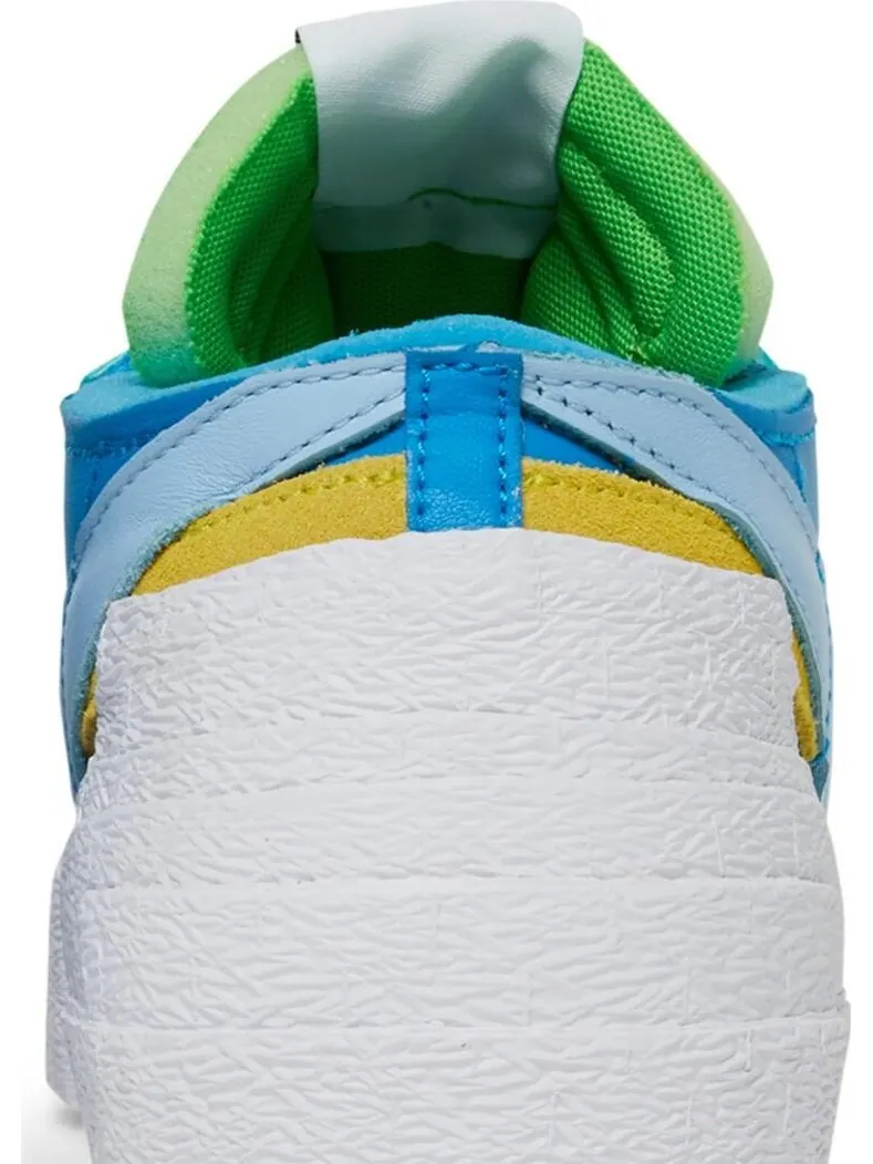 Кроссовки Nike KAWS x sacai x Blazer Low 'Neptune Blue' — изображение 7 из 8, синий