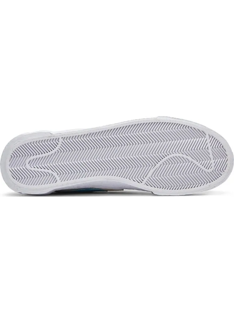 Кроссовки Nike KAWS x sacai x Blazer Low 'Reed' — изображение 4 из 8, загар
