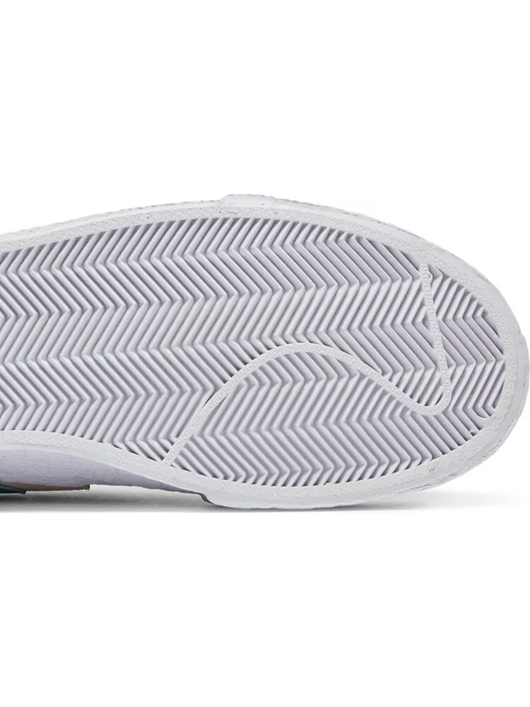 Кроссовки Nike KAWS x sacai x Blazer Low 'Reed' — изображение 5 из 8, загар