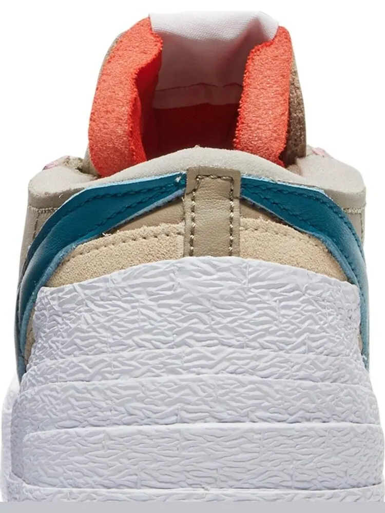 Кроссовки Nike KAWS x sacai x Blazer Low 'Reed' — изображение 7 из 8, загар