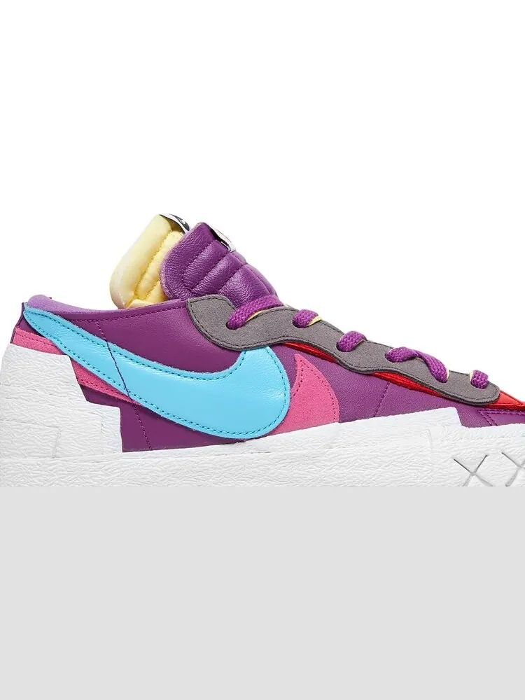 Кроссовки Nike KAWS x sacai x Blazer Low 'Purple Dusk' — изображение 2 из 10, фиолетовый