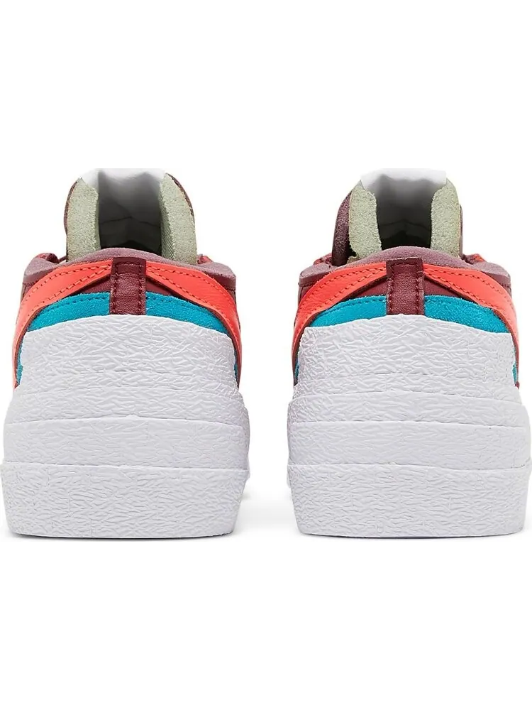 Кроссовки Nike Blazer Low x sacai x KAWS 'Team Red' — изображение 6 из 10, красный