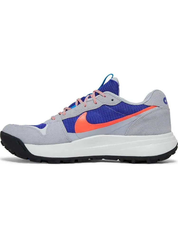 Кроссовки Nike ACG Lowcate 'Wolf Grey Bright Crimson' — изображение 3 из 8, серый