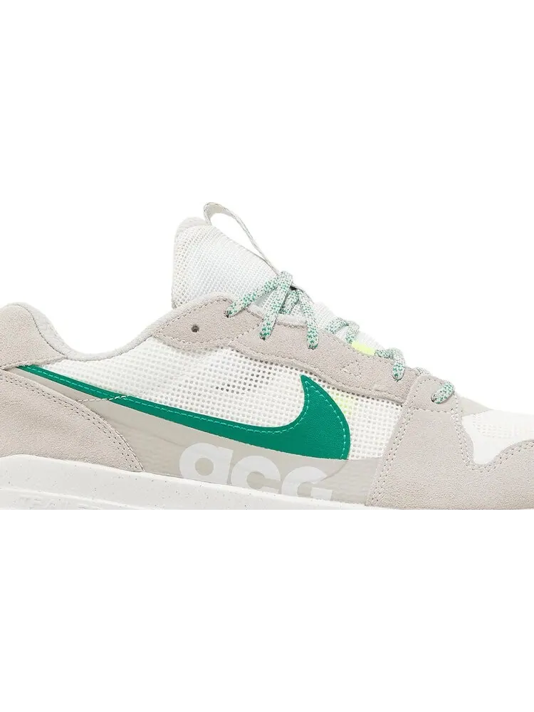 Кроссовки Nike ACG Lowcate 'Light Iron Ore Malachite' — изображение 2 из 8, белый