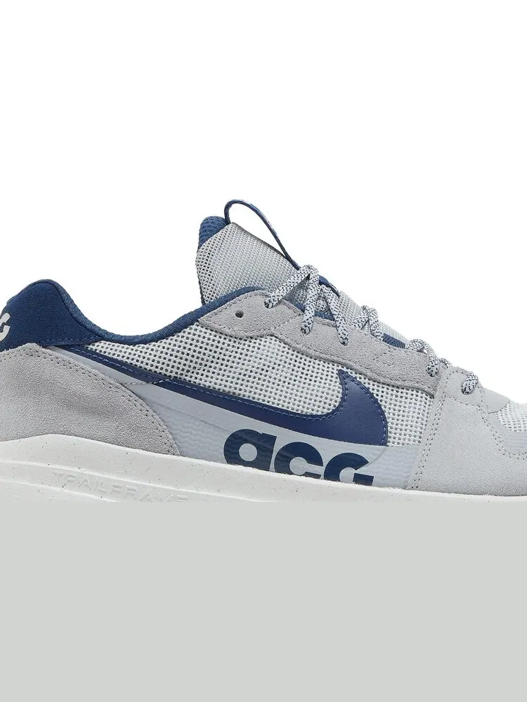 Кроссовки Nike ACG Lowcate 'Wolf Grey Navy' — изображение 2 из 8, серый
