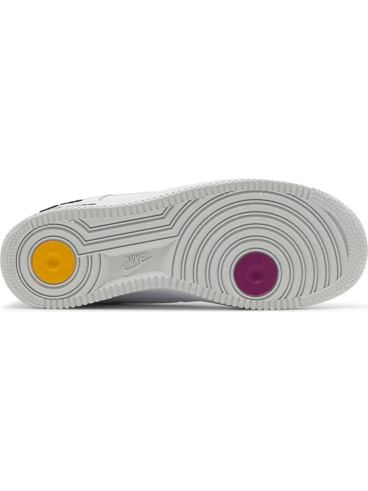 Кроссовки Nike Air Force 1 '07 LV8 3 'Peace Love Nike' — изображение 4 из 8, белый