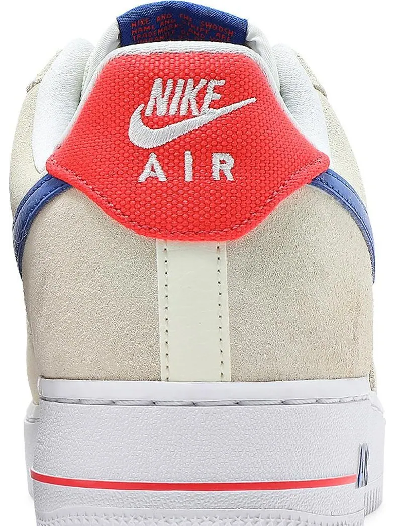 Кроссовки Nike Air Force 1 '07 LV8 'Coconut Milk Hyper Royal' — изображение 7 из 8, бежевый