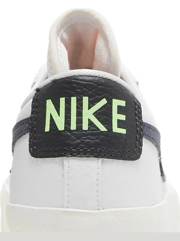 Кроссовки Nike Blazer Low '77 GS 'Lightning Bolt Swoosh' — изображение 7 из 8, белый