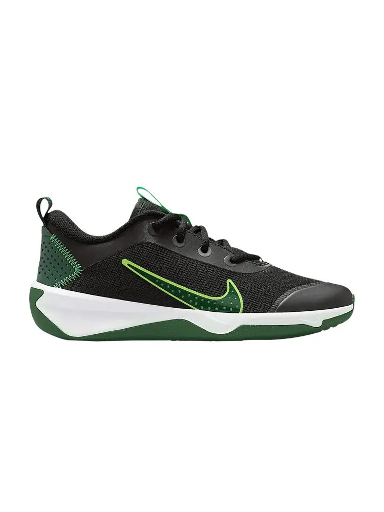 Кроссовки Nike Omni Multi-Court GS 'Black Green Strike' — изображение 1 из 1, черный