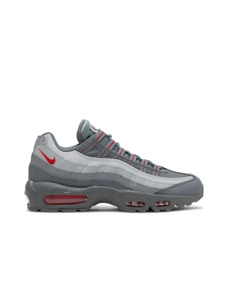 Кроссовки Nike Air Max 95 Essential 'Smoke Grey University Red' — изображение 2 из 9, серый/красный