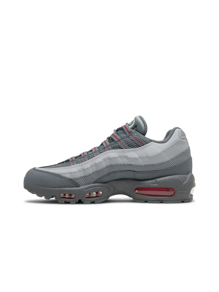 Кроссовки Nike Air Max 95 Essential 'Smoke Grey University Red' — изображение 4 из 9, серый/красный
