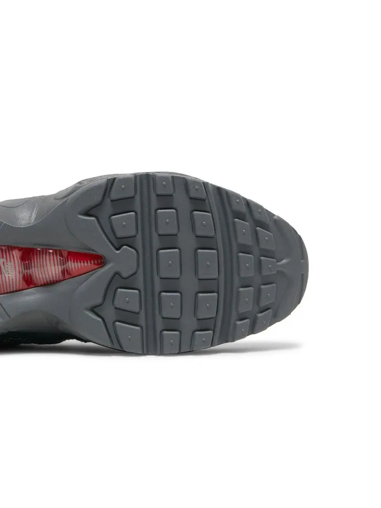 Кроссовки Nike Air Max 95 Essential 'Smoke Grey University Red' — изображение 6 из 9, серый/красный