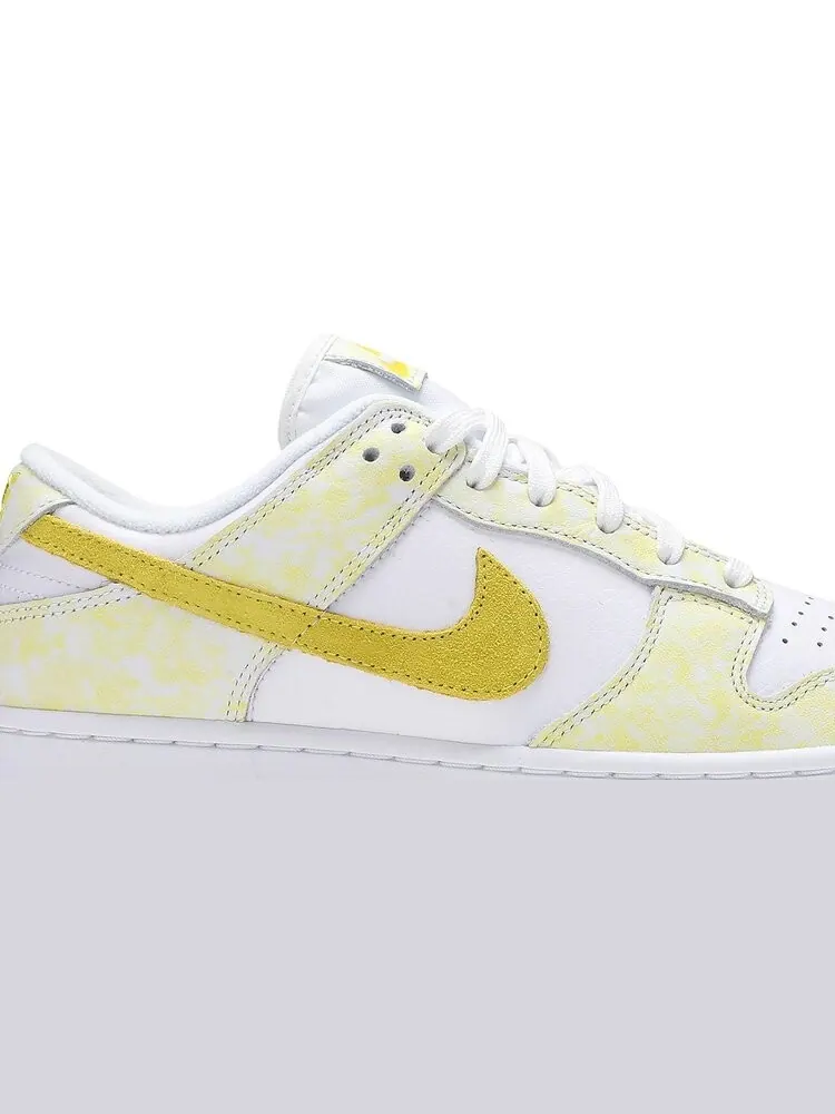 Кроссовки Nike Wmns Dunk Low OG 'Yellow Strike' — изображение 2 из 10, желтый