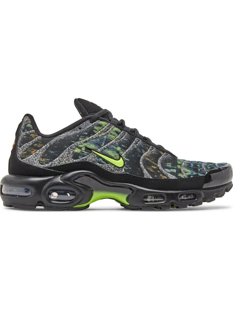 Кроссовки Nike Air Max Plus 'Sustainable - Black Volt' — изображение 1 из 8, черный