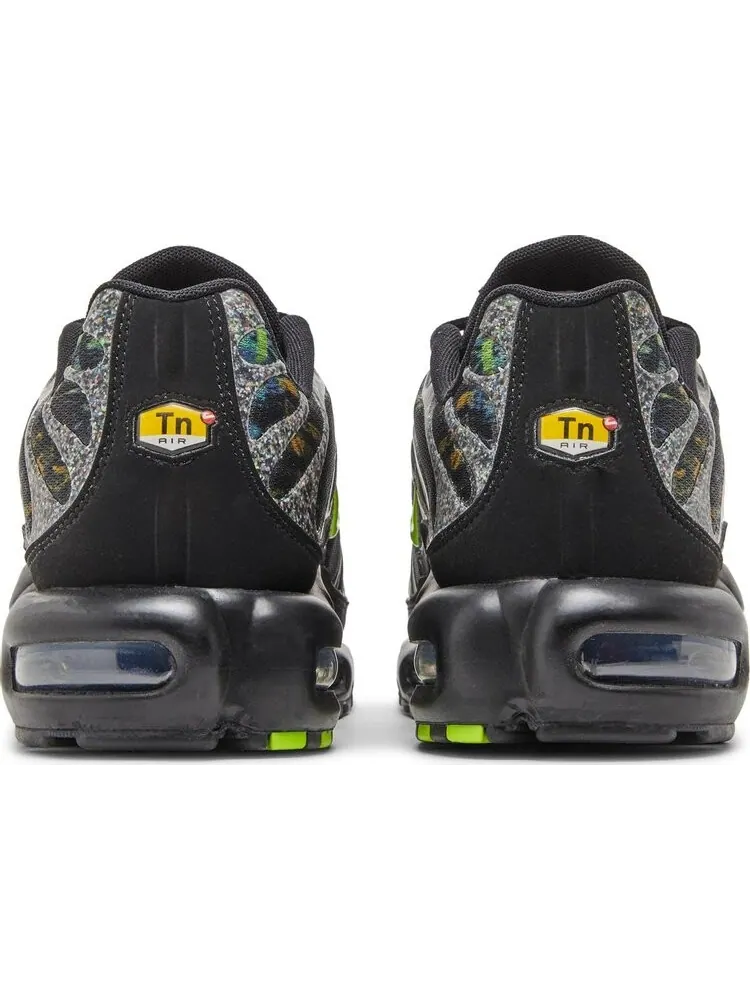Кроссовки Nike Air Max Plus 'Sustainable - Black Volt' — изображение 6 из 8, черный
