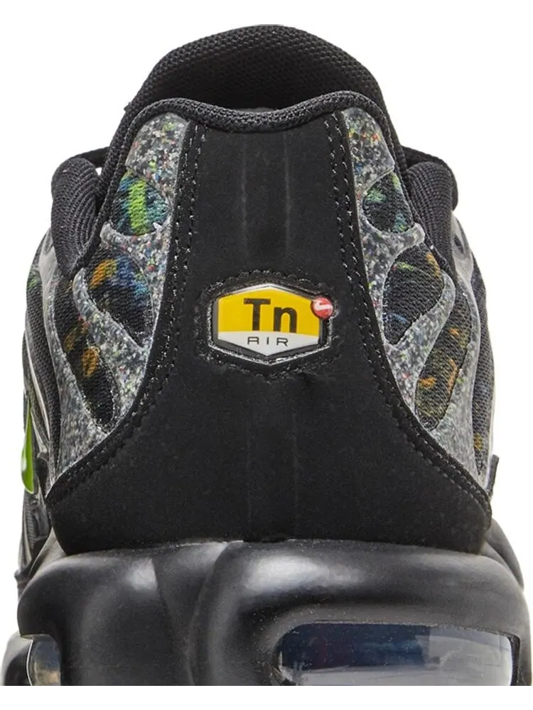 Кроссовки Nike Air Max Plus 'Sustainable - Black Volt' — изображение 7 из 8, черный