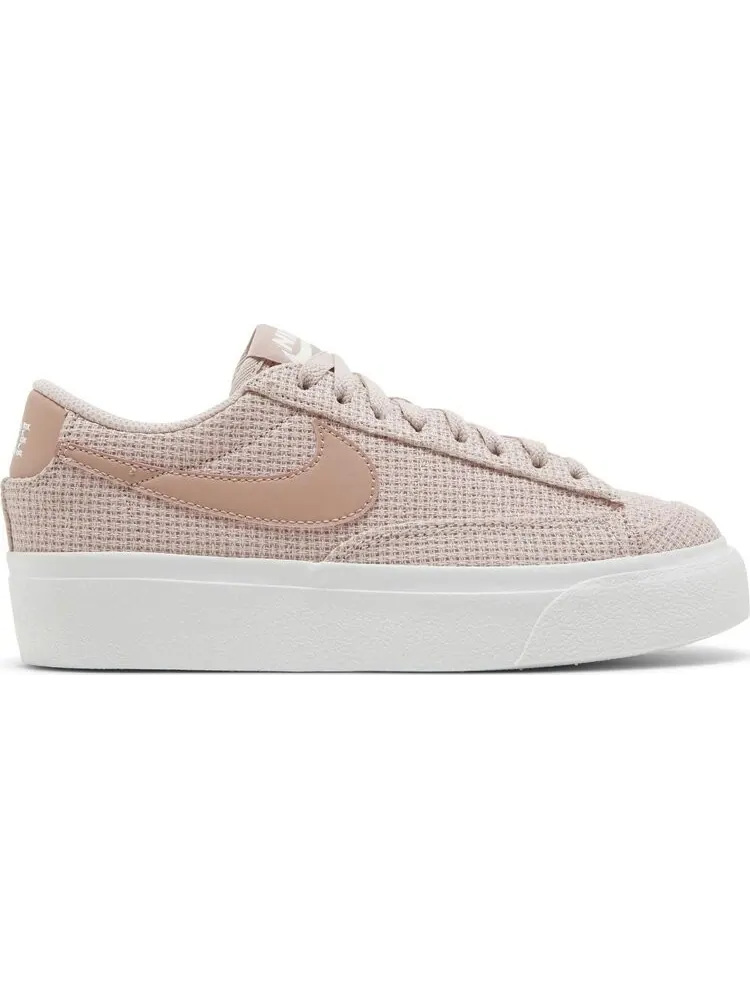 Кроссовки Wmns Blazer Low Platform Essential 'Pink Oxford Woven' — изображение 1 из 4, розовый