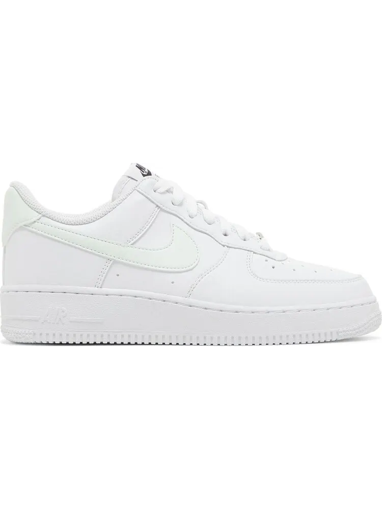 Кроссовки Nike Wmns Air Force 1 '07 Next Nature 'White Barely Green' — изображение 1 из 8, белый