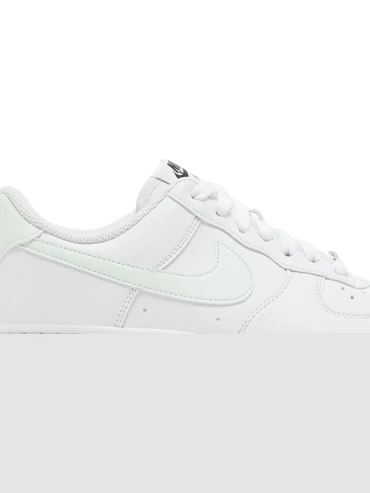 Кроссовки Nike Wmns Air Force 1 '07 Next Nature 'White Barely Green' — изображение 2 из 8, белый