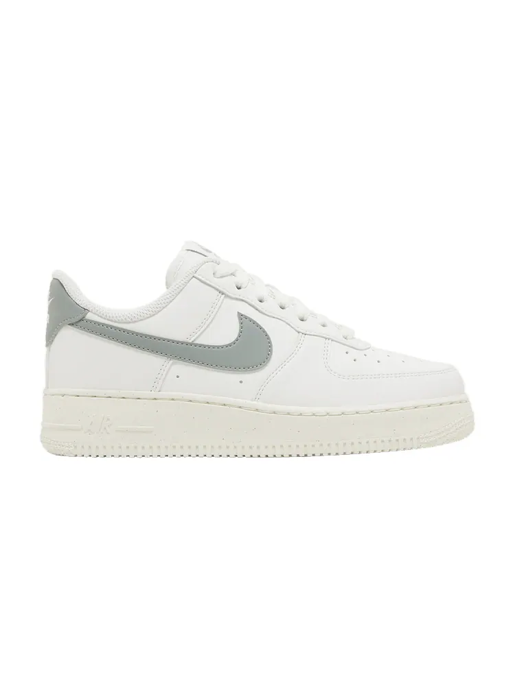 Кроссовки Nike Wmns Air Force 1 '07 Next Nature 'Sail Mica Green' — изображение 1 из 9, белый/зеленый