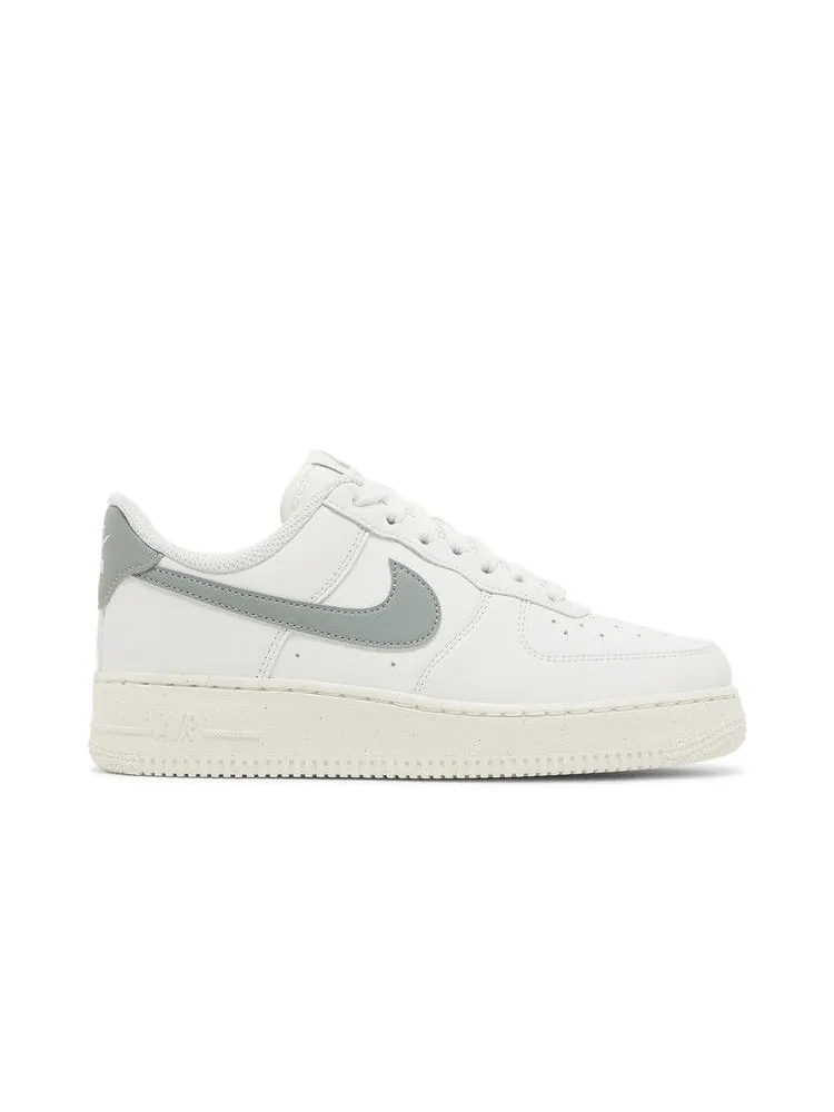 Кроссовки Nike Wmns Air Force 1 '07 Next Nature 'Sail Mica Green' — изображение 2 из 9, белый/зеленый