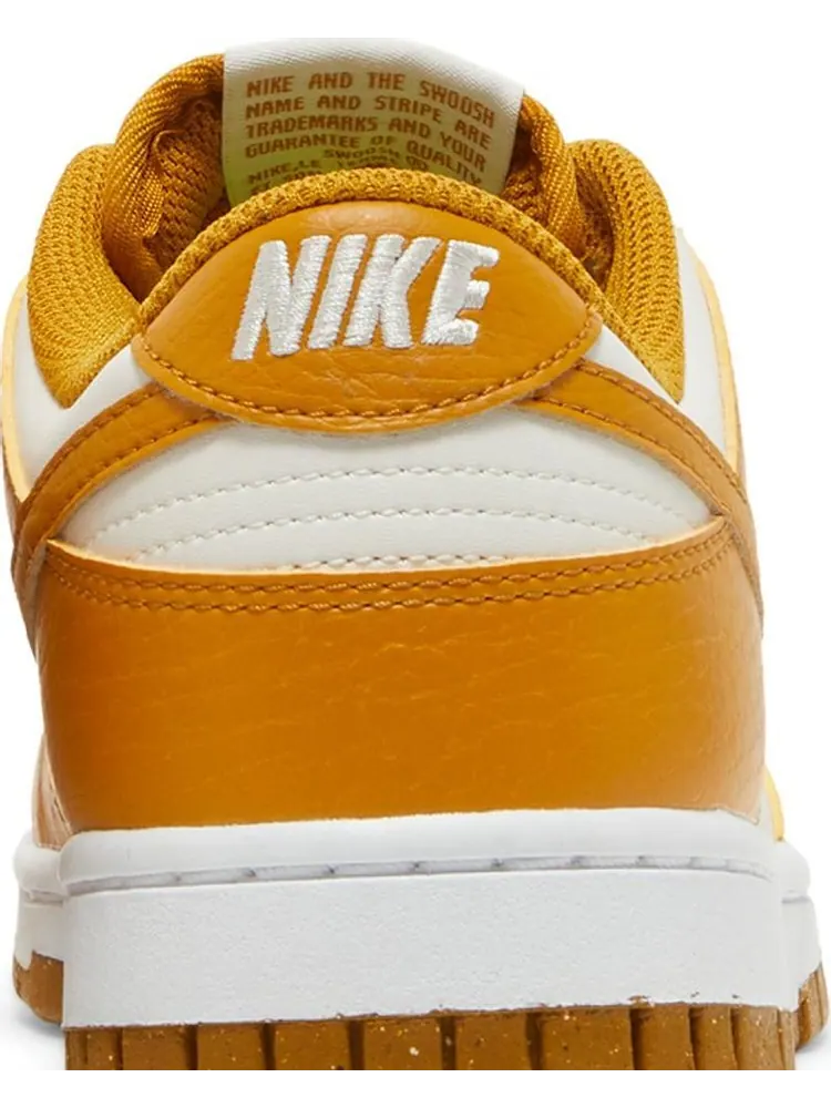 Кроссовки Nike Wmns Dunk Low Next Nature 'Gold Phantom' — изображение 7 из 8, коричневый