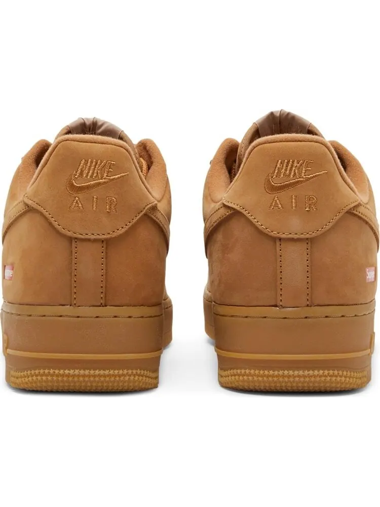 Кроссовки Nike Supreme x Air Force 1 Low SP 'Wheat' — изображение 6 из 8, загар