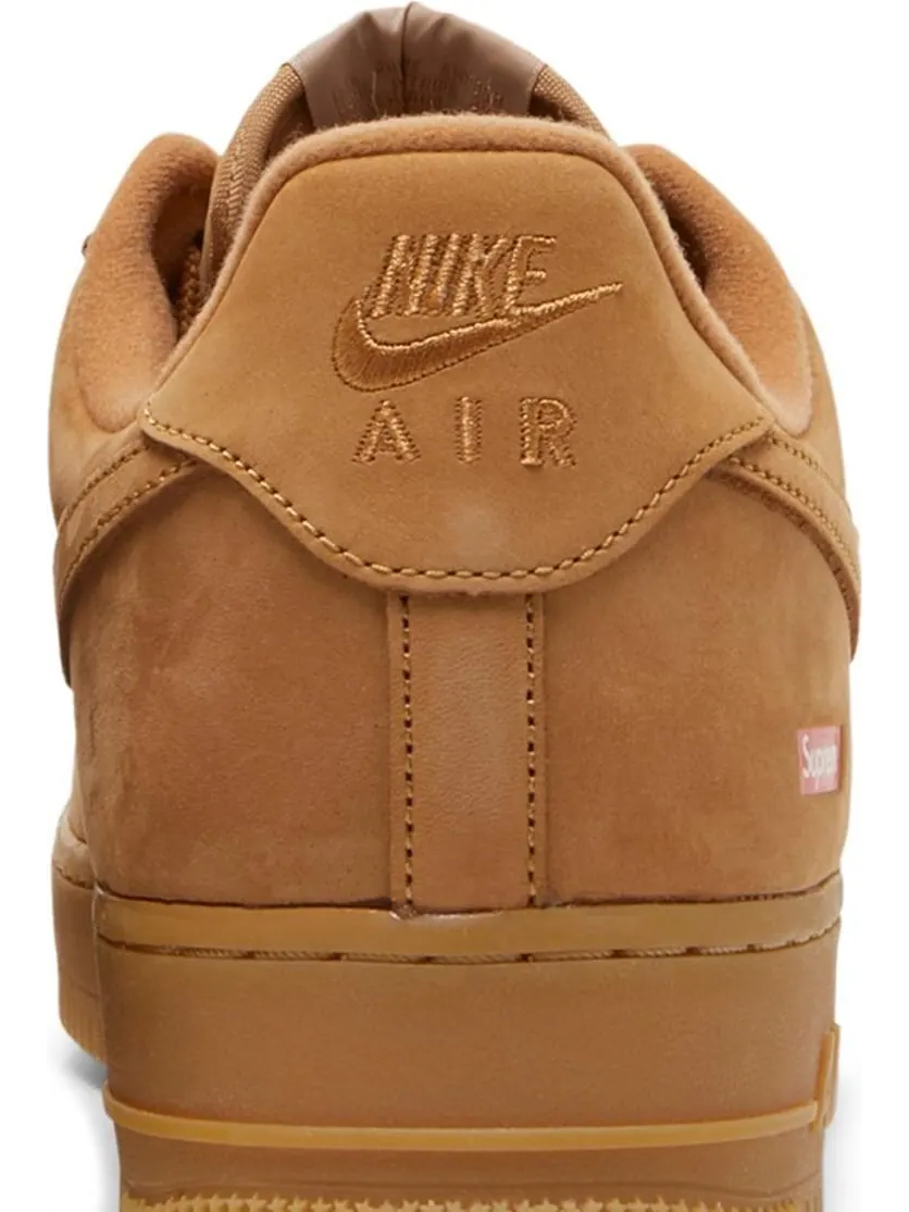 Кроссовки Nike Supreme x Air Force 1 Low SP 'Wheat' — изображение 7 из 8, загар