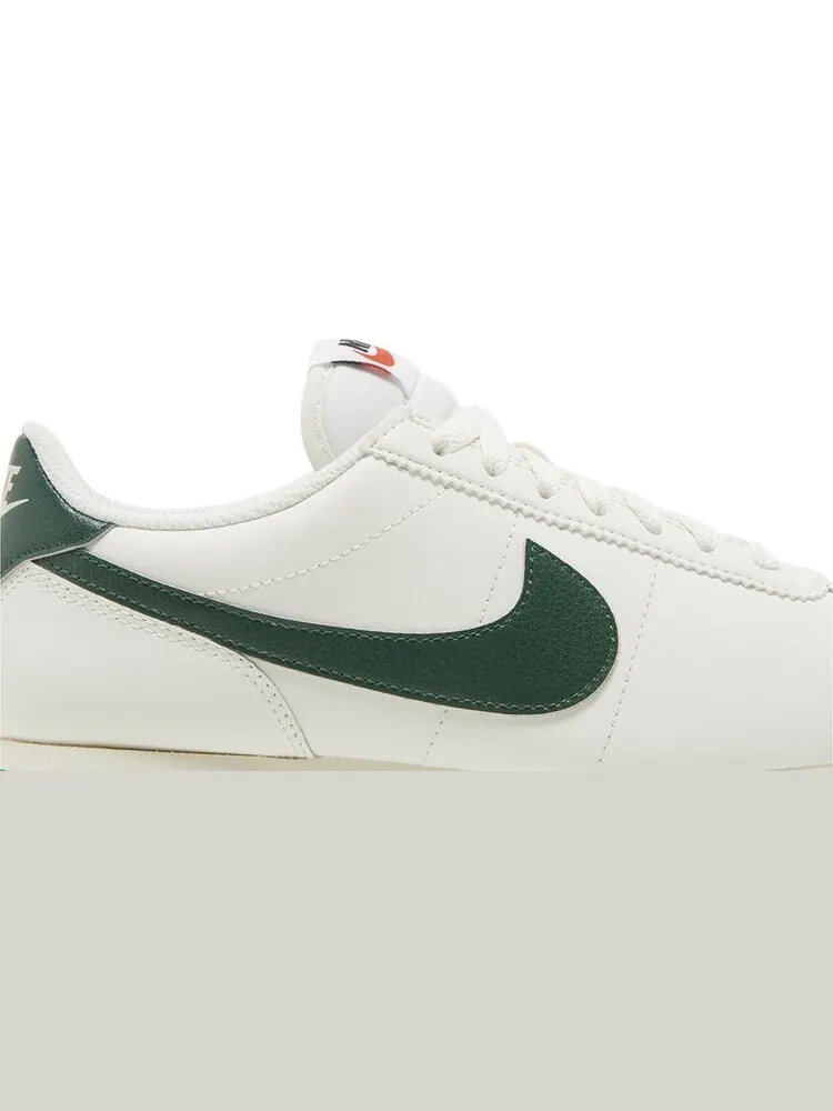 Кроссовки Wmns Cortez 'Gorge Green' — изображение 2 из 4, бежевый