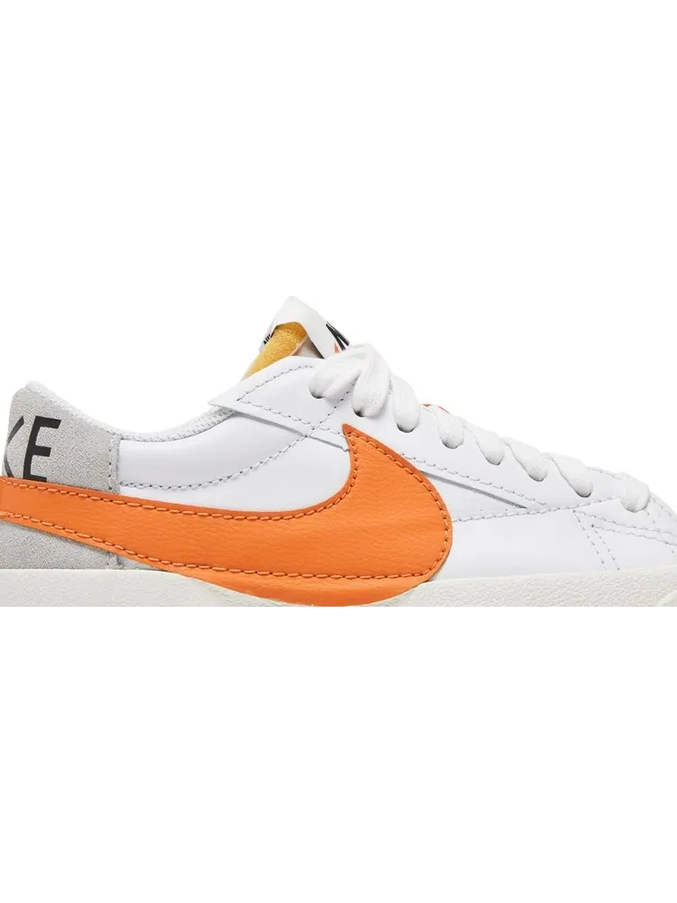 Кроссовки Nike Blazer Low '77 Jumbo 'White Alpha Orange' — изображение 2 из 8, белый
