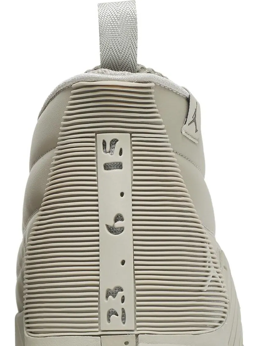 Кроссовки Billie Eilish x Wmns Air Jordan 15 Retro — изображение 7 из 10, загар