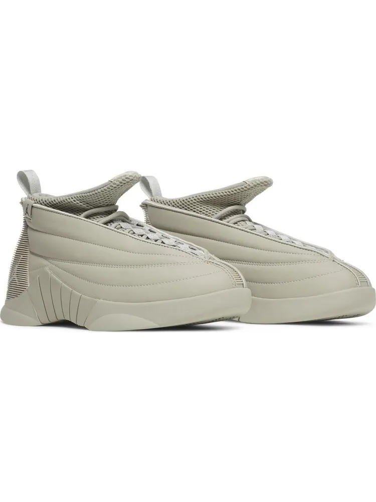Кроссовки Billie Eilish x Wmns Air Jordan 15 Retro — изображение 8 из 10, загар