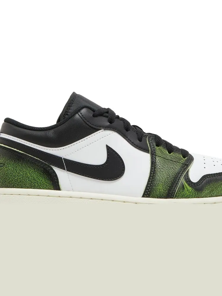Кроссовки Air Jordan 1 Low SE Wear-Away - Electric Green — изображение 2 из 8, белый