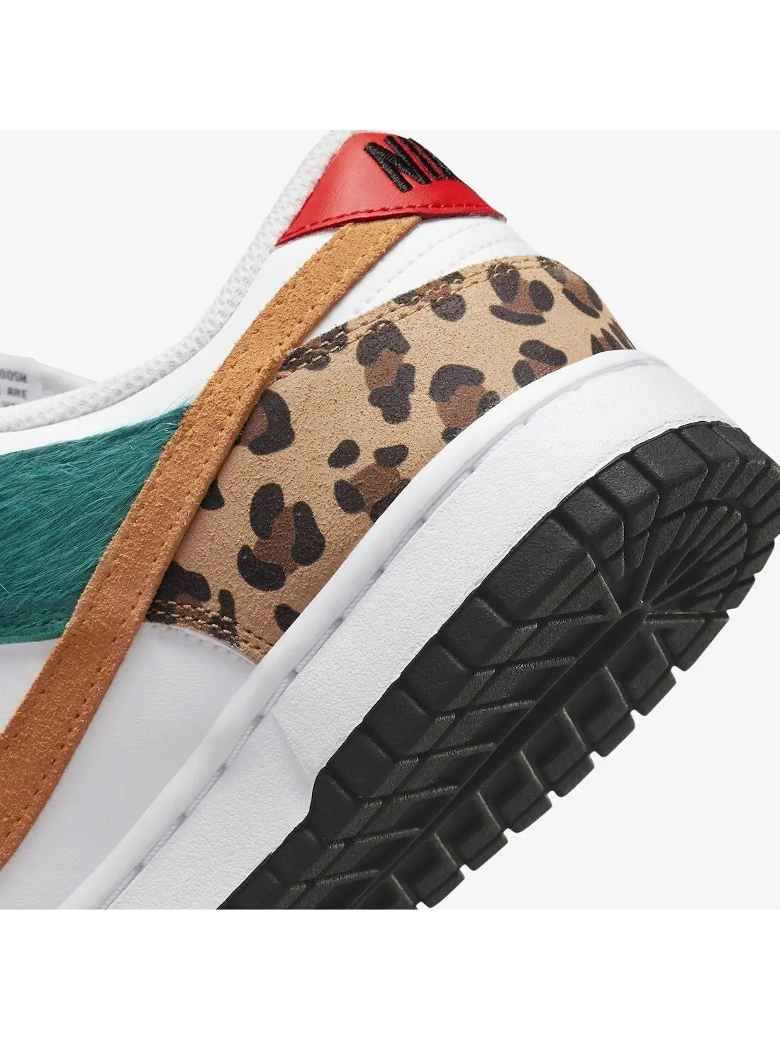 Кроссовки Nike Wmns Dunk Low SE 'Safari Mix' — изображение 7 из 11, белый