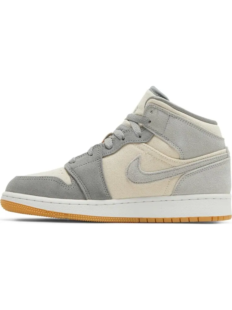 Кроссовки Air Jordan 1 Mid SE GS Coconut Milk Particle Grey — изображение 3 из 8, бежевый