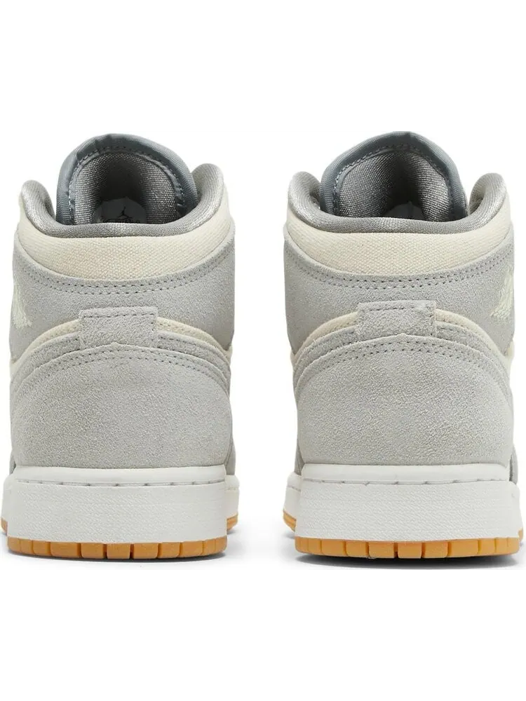 Кроссовки Air Jordan 1 Mid SE GS Coconut Milk Particle Grey — изображение 6 из 8, бежевый