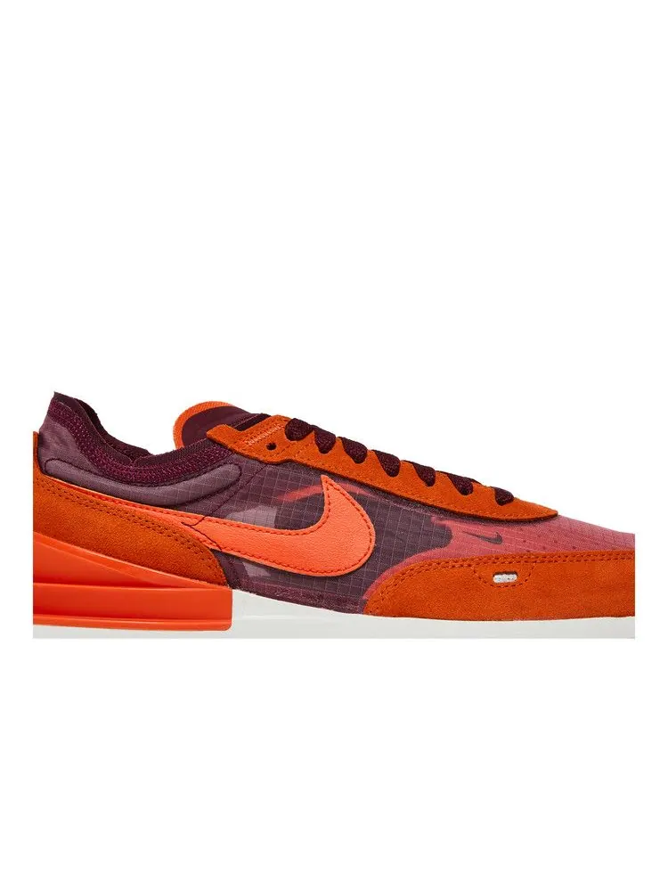 Кроссовки Nike Wmns Waffle One 'Dark Beetroot Sport Spice' — изображение 3 из 9, темный//черный/оранжевый