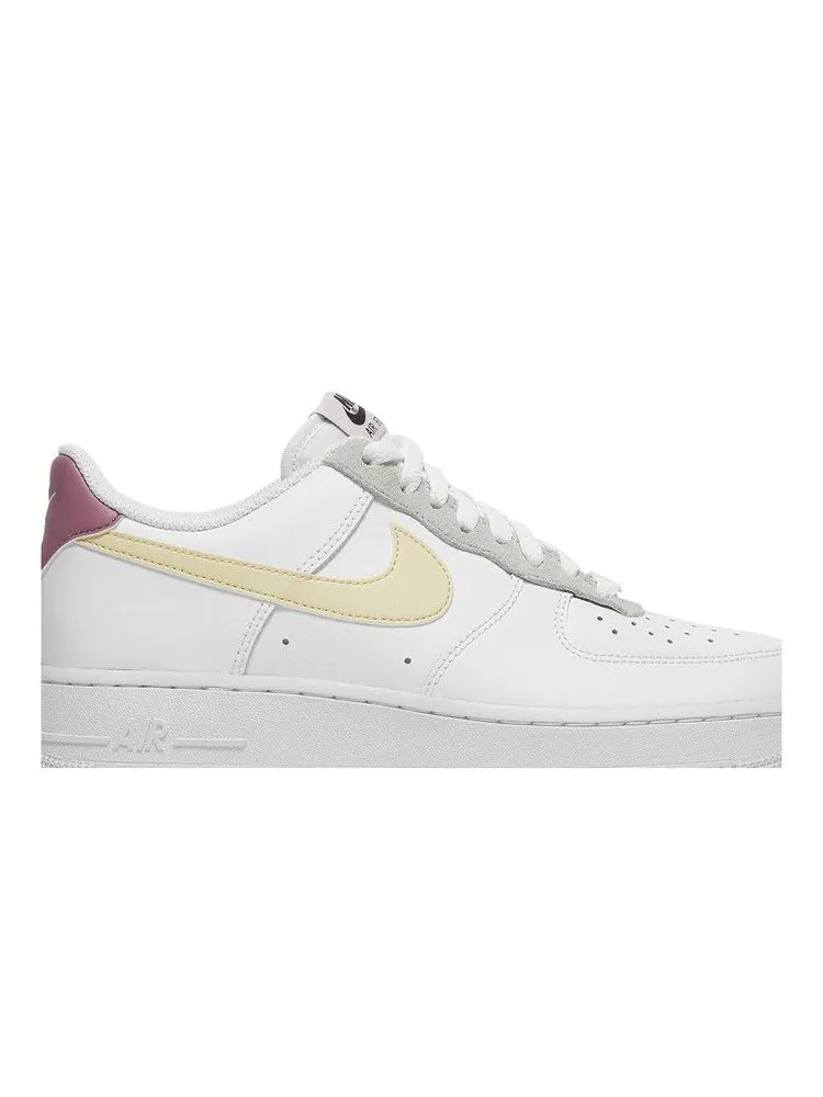 Кроссовки Nike Wmns Air Force 1 '07 Essential 'White Lemon Drop' — изображение 3 из 9, белый//розовый
